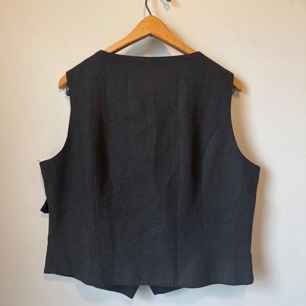 JYDress wool blend vest with front pockets button closure - Picture 6 of 7